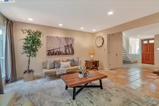 Photo #5: 41029556 Listing