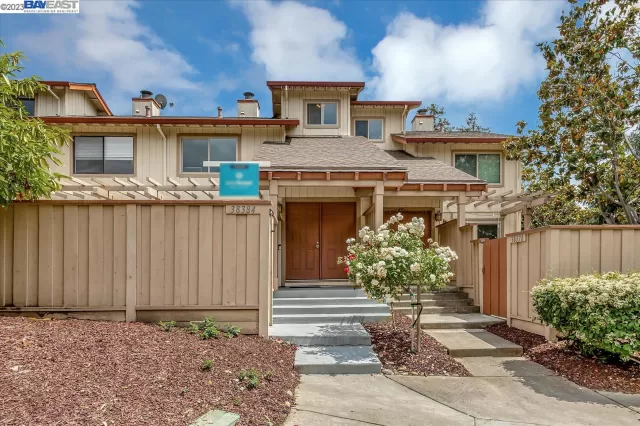 MLS: 41029584 Condo For Sale