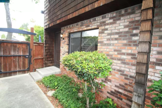 MLS: 41029651 Condo For Sale