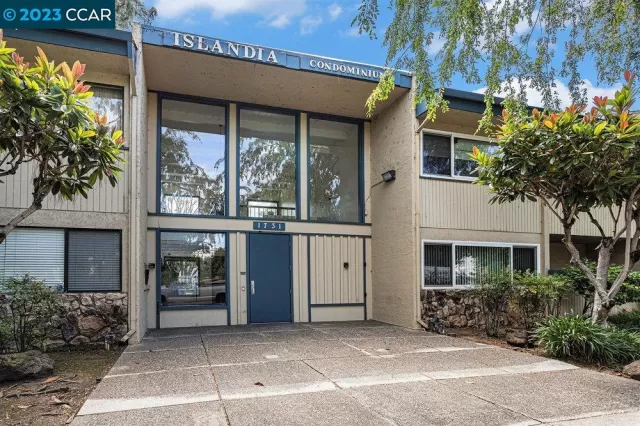 MLS: 41029751 Condo For Sale