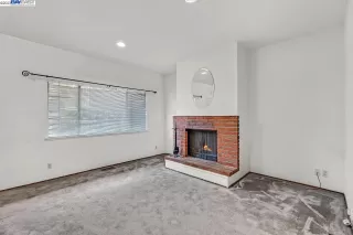 Photo #2: 41029778 Listing 