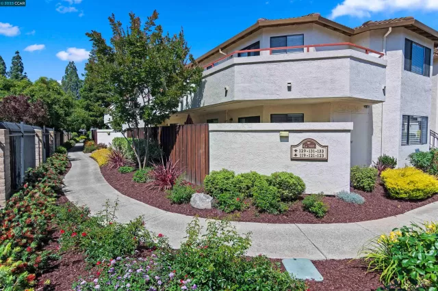 MLS: 41029816 Condo For Sale