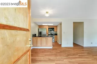 Photo #4: 41029863 Listing