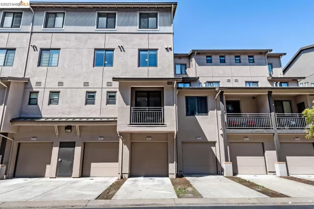 MLS: 41029869 Condo For Sale