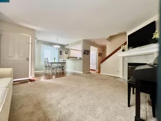 Photo #4: 41030003 Listing 