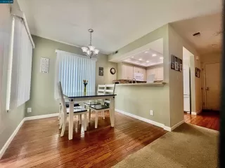 Photo #5: 41030003 Listing 