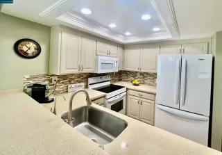 Photo #6: 41030003 Listing 