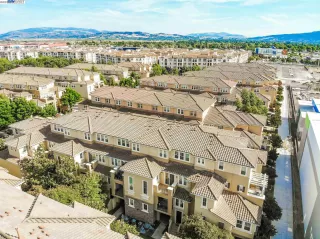 Photo #4: 41030016 Listing 