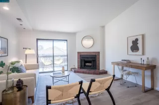 Photo #1: 41030053 Listing 