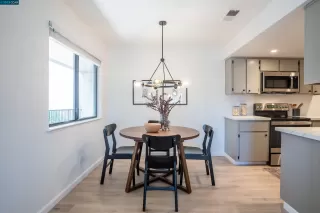 Photo #5: 41030053 Listing 