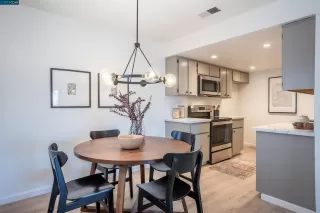 Photo #6: 41030053 Listing 