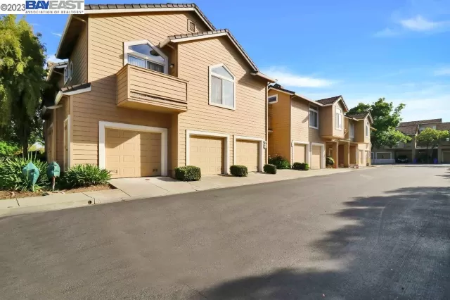 MLS: 41030075 Condo For Sale