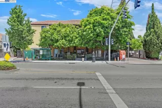 More Details about MLS # 41030095 : 16006 E 14TH ST # 207