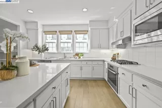 Photo #1: 41030162 Listing 