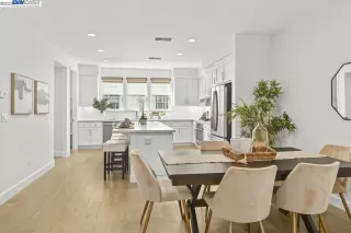 Photo #5: 41030162 Listing 