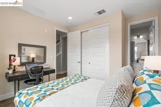 Photo #5: 41030202 Listing
