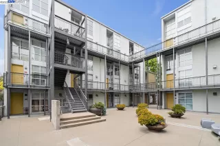 Photo #2: 41030212 Listing