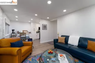 Photo #6: 41030221 Listing