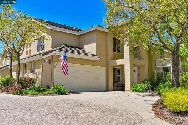 MLS: 41030233 Condo For Sale