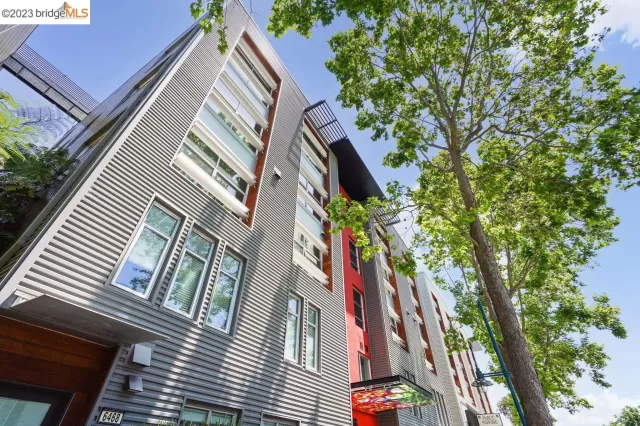 MLS: 41030234 Condo For Sale