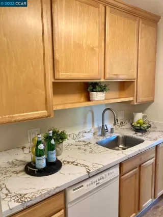 Photo #1: 41030235 Listing