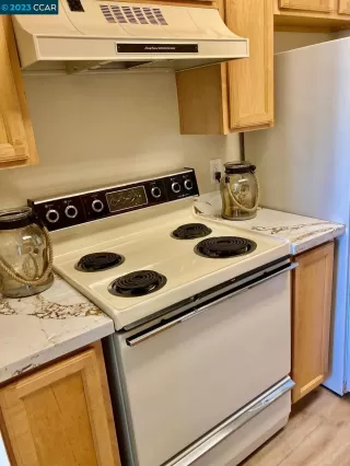 Photo #2: 41030235 Listing