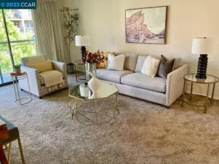 Photo #6: 41030235 Listing