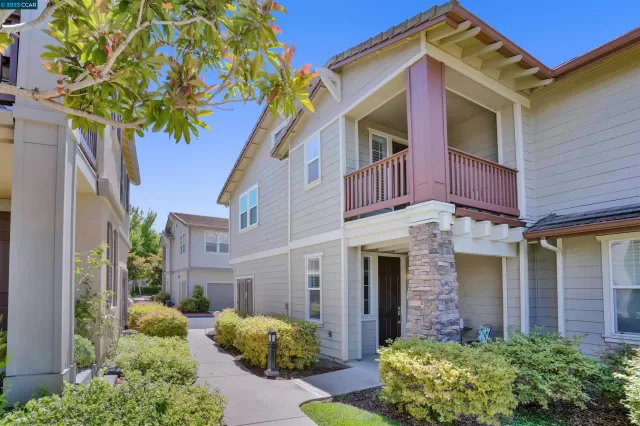 MLS: 41030256 Condo For Sale