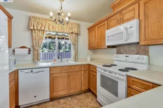 Photo #6: 41030280 Listing