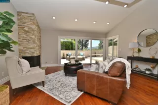 Photo #4: 41030292 Listing