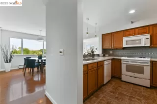 Photo #4: 41030306 Listing 