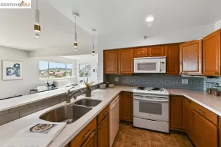 Photo #5: 41030306 Listing 