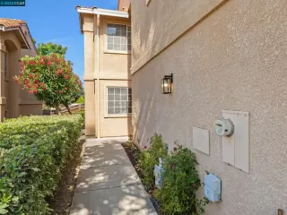 Photo #4: 41030330 Listing