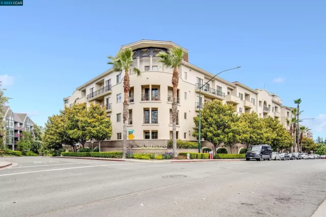 MLS: 41030332 Condo For Sale