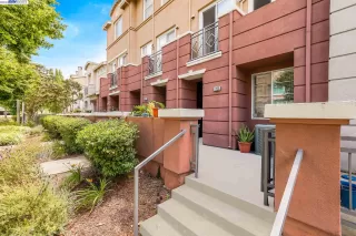 Click for more information on MLS # 41030333 : 728 CITY WALK PL # 6 More Details about MLS # 41030333 : 728 CITY WALK PL # 6