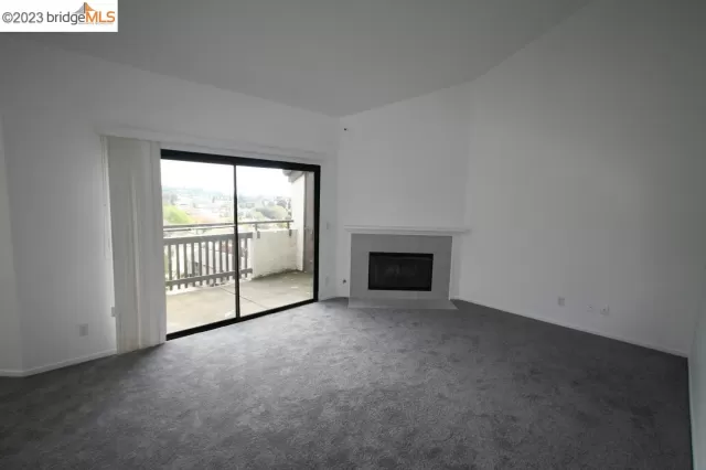 MLS: 41030338 Condo For Sale