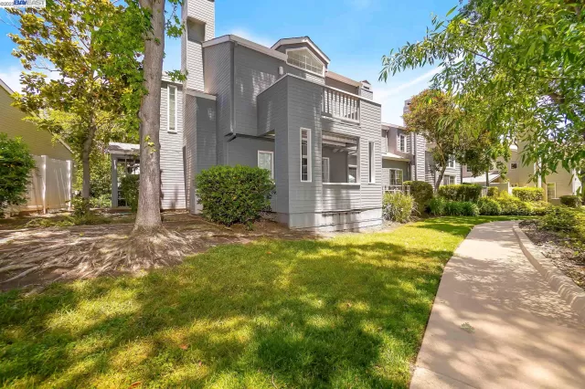 MLS: 41030421 Condo For Sale