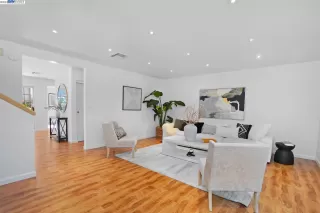 Photo #5: 41030421 Listing