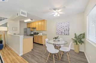 Photo #5: 41030428 Listing