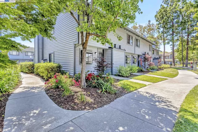 MLS: 41030464 Condo For Sale