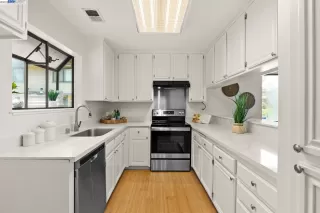 More Details about MLS # 41030475 : 6023 JOAQUIN MURIETA AVE # F
