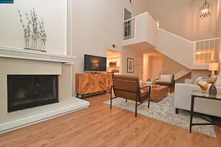 Photo #2: 41030624 Listing