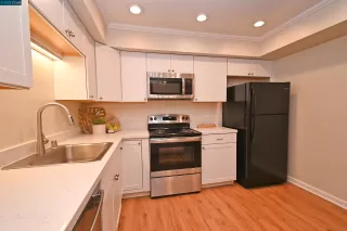 Photo #5: 41030624 Listing