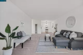 Photo #4: 41030632 Listing 