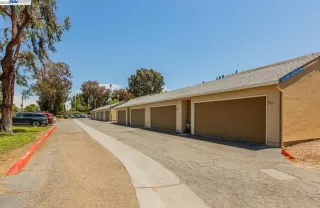 Photo #5: 41030645 Listing 