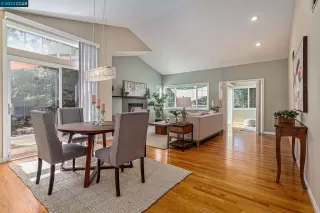 Photo #3: 41030677 Listing