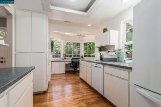 Photo #6: 41030677 Listing