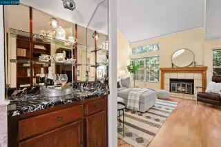 Photo #4: 41030702 Listing