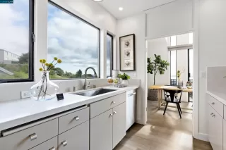 Photo #5: 41030704 Listing