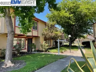 Photo #2: 41030877 Listing